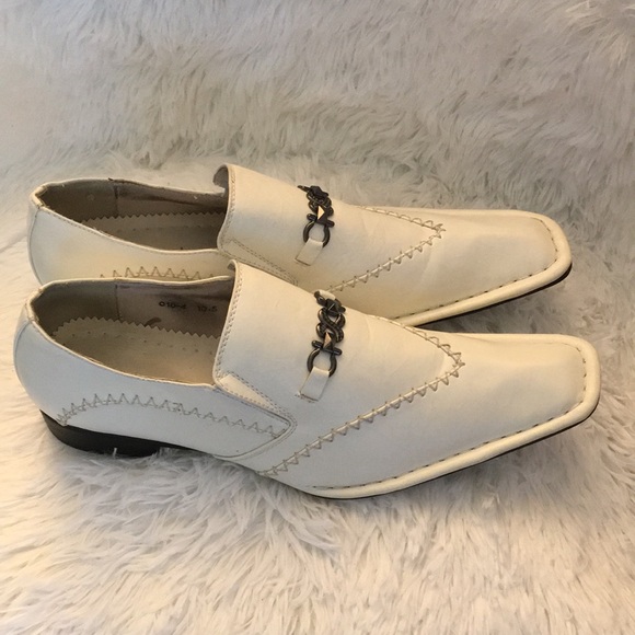 Mens Loafer with silver buckle